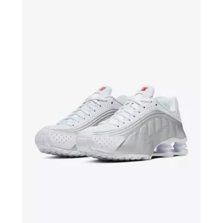 Nike Shox R4 Blanc/Metallic Silver Nike Shox R4 Blanc/Metallic Silver
