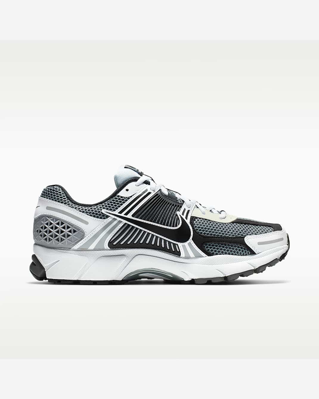 Nike Zoom Vomero 5 SE SP homme – Gris foncé / Blanc / Noir – vue 3