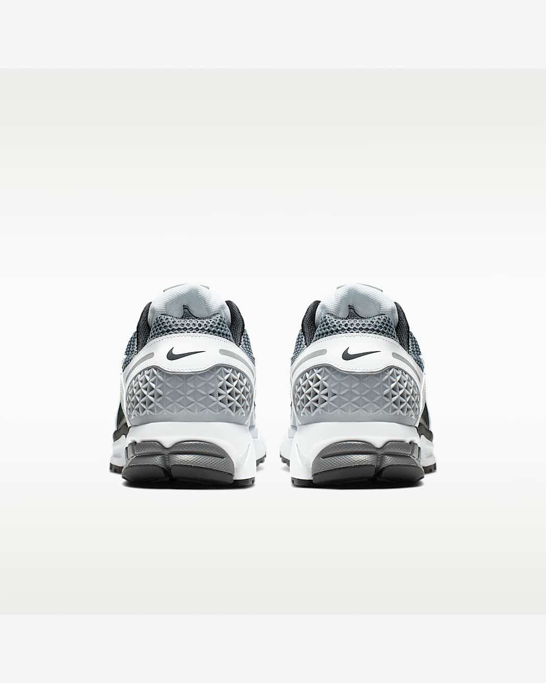 Nike Zoom Vomero 5 SE SP homme – Gris foncé / Blanc / Noir – vue 6