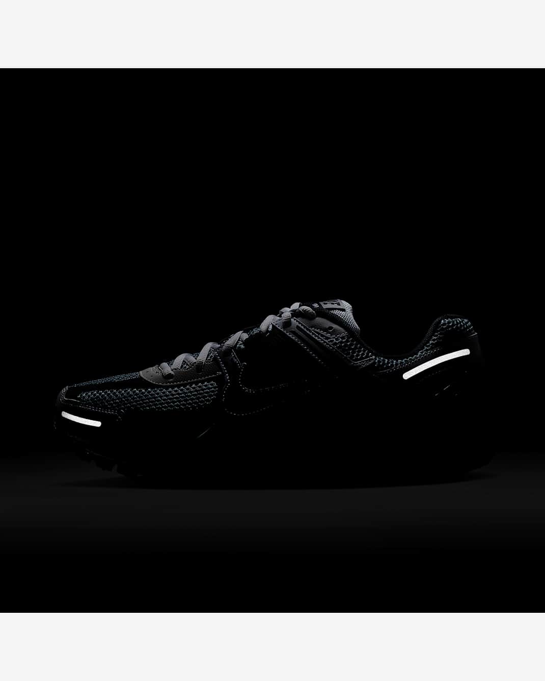Nike Zoom Vomero 5 SE SP homme – Gris foncé / Blanc / Noir – vue 9
