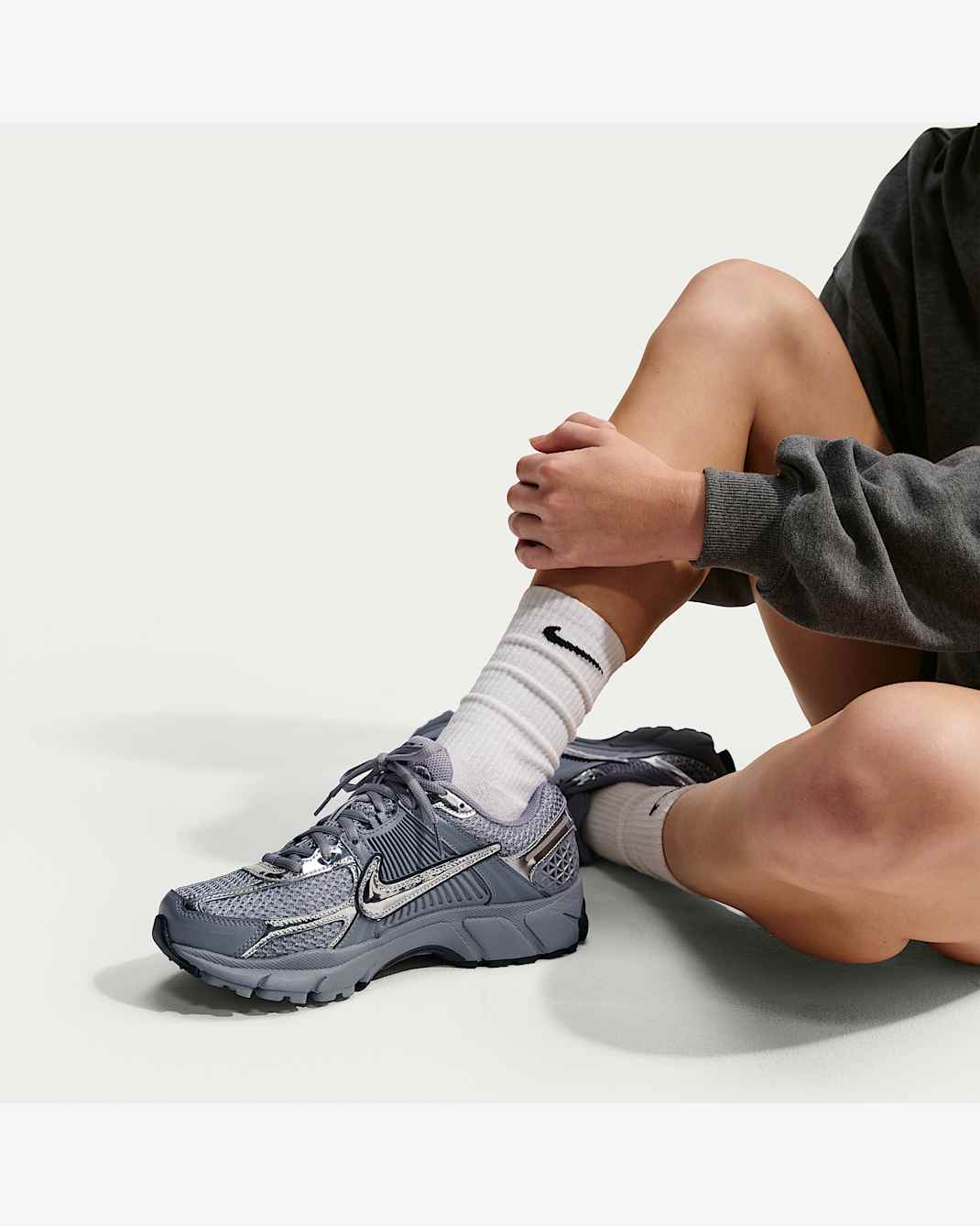 Nike Zoom Vomero 5 femme – Gris / Argent métallisé – vue 9