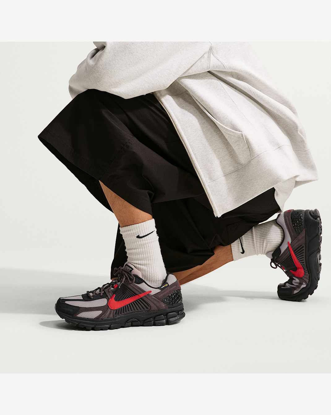 Nike Zoom Vomero 5 CORDURA® homme – Gris College Grey / Marron / Noir / Rouge – vue 9